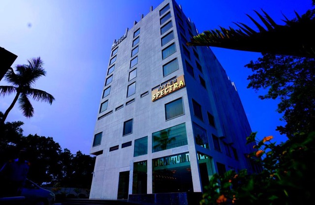 KAY-EM Spectra Hotel