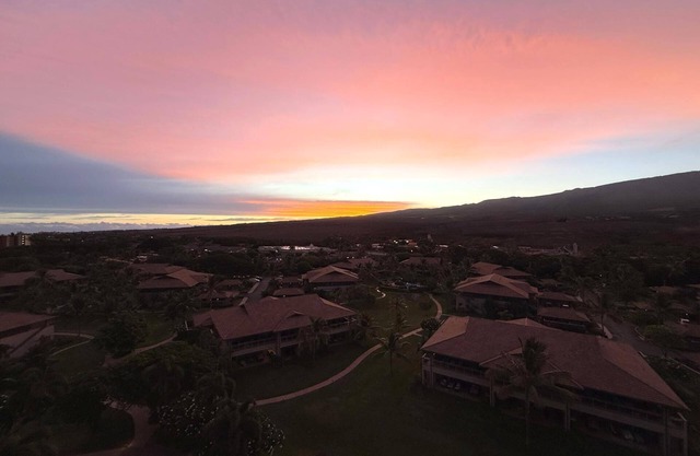 KBM Resorts | Spacious Ocean View 3-Bedroom Honua Kai Collection | Multi Unit Listing | Same Floor | 2 Free Rental Cars! HKK-920/22