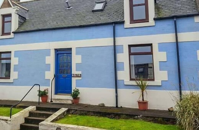 KELTIE, pet friendly, character holiday cottage in Portknockie