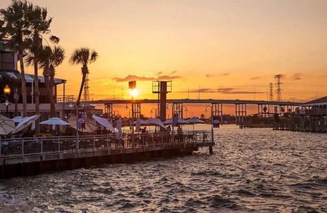 Kemah Quarters Unit B