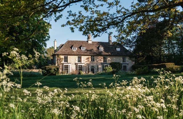 Kempsford Manor - Seven Bedroom House, Sleeps 14