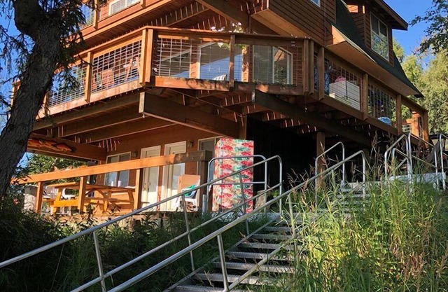 Kenai Riverfront Chalet Centrally Located on the Kenai Peninsula