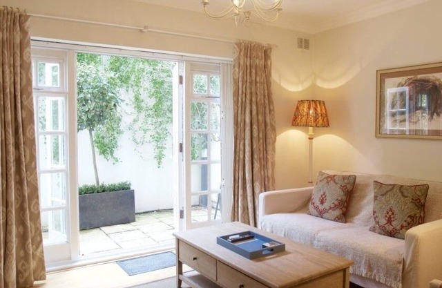 Kensington two bedroom apartment for holidays in London
