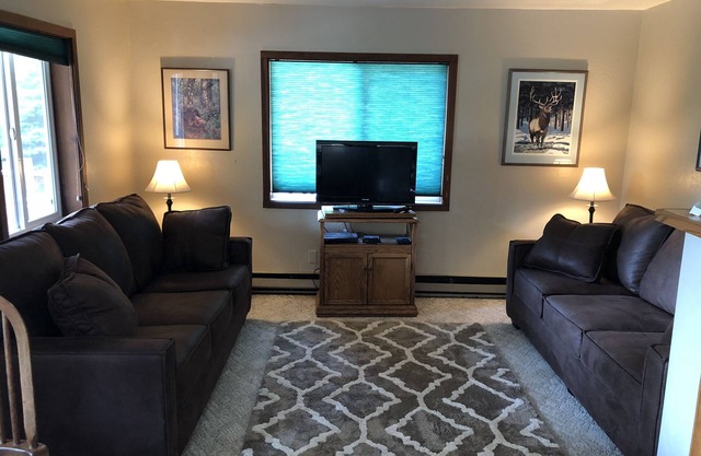 Ketchikan Northern Retreat - 3 Bedroom Apartment on Large Private Lot