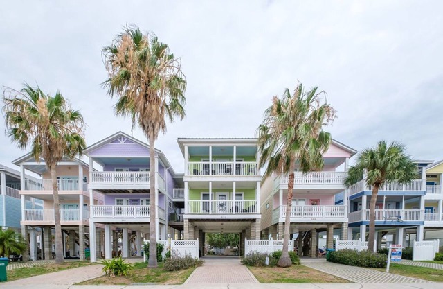 Key Lime Cottage! Golf Cart Inc. Summer Special!