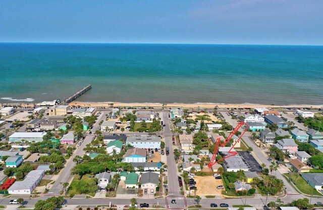 Key Lime Cottage - Updated - 1 Minute Walk to Beach & Pier