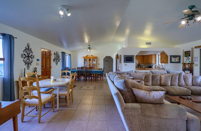 KICK BACK CORRAL, a resort type country home