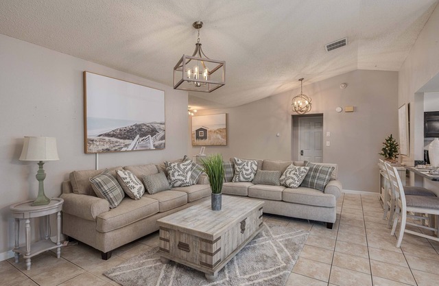 King Bed Suite, Fireside Hot Tub, Gameroom