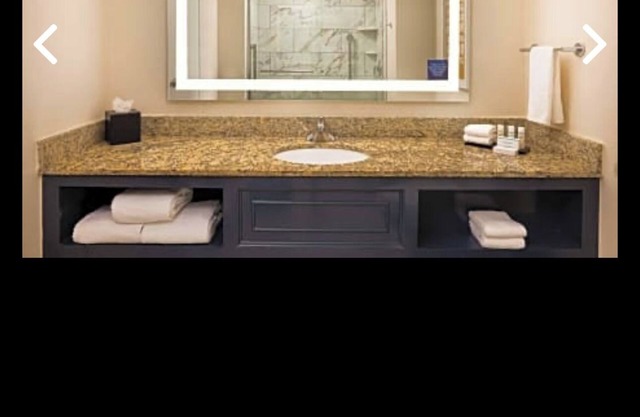 King bedroom suite hotel in awesome Atlanta