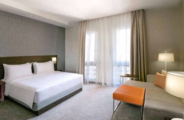 King Room Near Reef Mall By Luxury Bookings