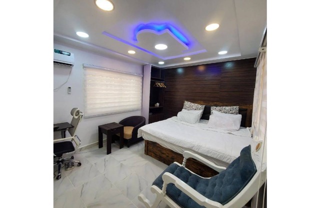 King's court luxury Suite #1