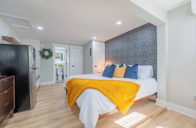 King Studio - Blacksburg Suites