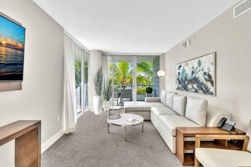 King Suite balcony water views-Hosted by Sweetstay