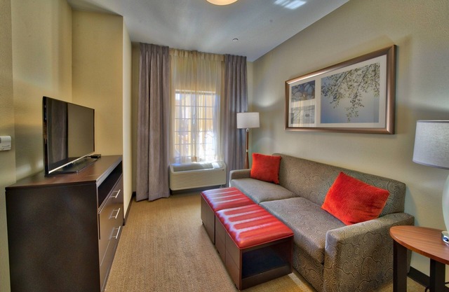 King Suite. Free Breakfast Buffet. Business Center. Near Texas Tech University.