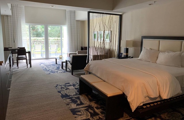 King Suite w/Kitchen, POST OP Recover in Paradise