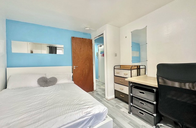 Kings Cross Apartments (Flat B)
