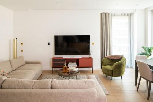 Kings Cross - Luxury 3 Bed Apartment, Private Balcony