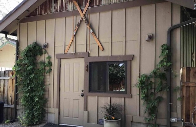 Kingston Kottage, Bend's popular Westside neighborhood