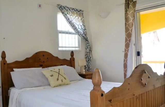 Lovely 2 Bedroom Duplex with Pool in Frigate Bay