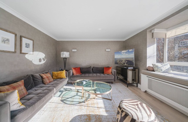 Knightsbridge 3 bed/2 baths