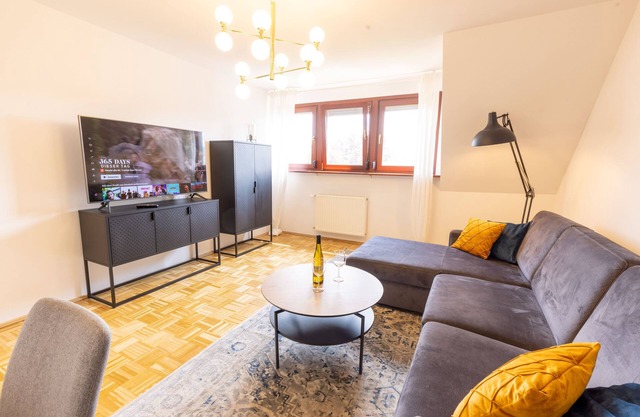 Ko-Living | Rooftop | center | kitchen | 5 min to Rhine | up to 4 guests
