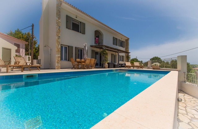 Korianna (near Spartia): Luxury boutique villa with incredible views