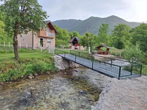 Kuća-Villa pored rijeke i jezera Čelebići Konjic