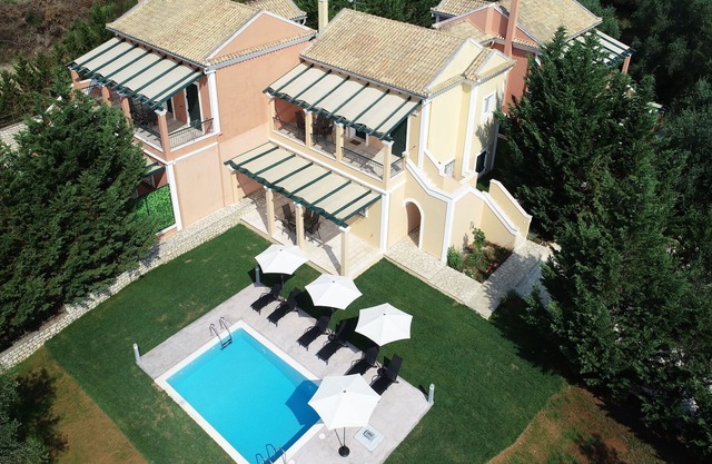 Kumquat Luxury Home with private pool
