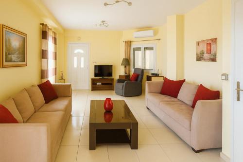 Kyparissia Coastal Getaway with Seaviews