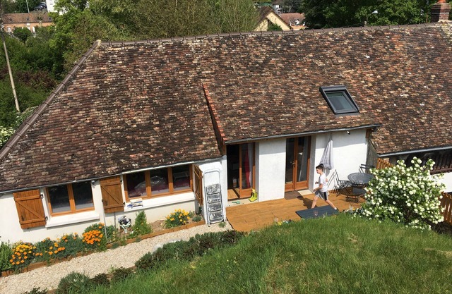 L'ANNEXE: 20 m2 studio with terrace and greenery! 5mn from Sens