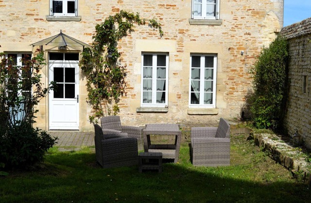 L'auberge du Lavoir, Maison en Pierres Avec Jardin