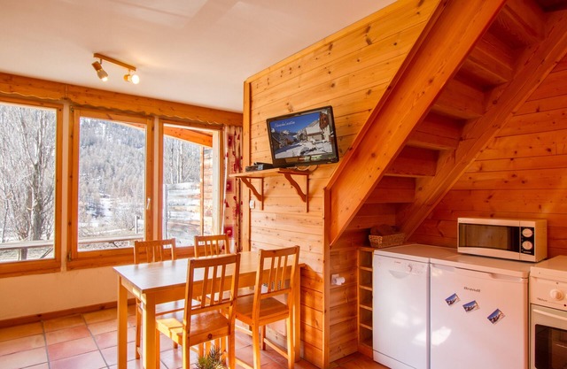 L'Elva: Hameau des Chazals Nevache Hautes Alpes