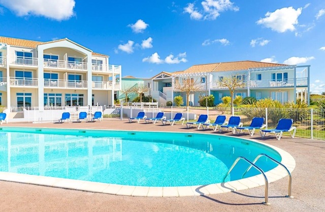 L'Estran Sea View Apartment! Residence with Pool