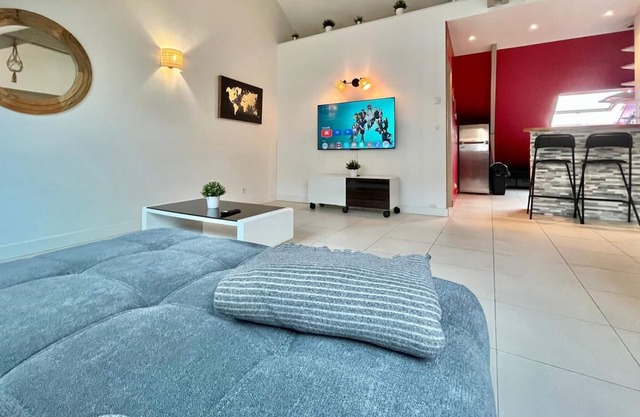 L'incontournable - spacious F2 - Near Paris/Orly