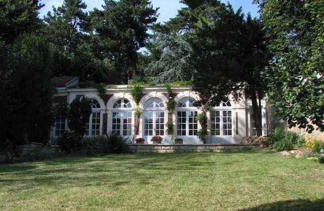 L'Orangerie White Palacio - Fuchsia