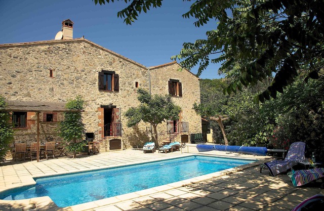 La Bergerie - 200 year old farmhouse, 4 stars, private pool, spectacular views !
