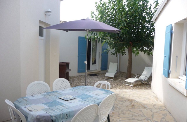 La Biroire n°2 : Big house 600 m from the sea with wifi accepts pets
