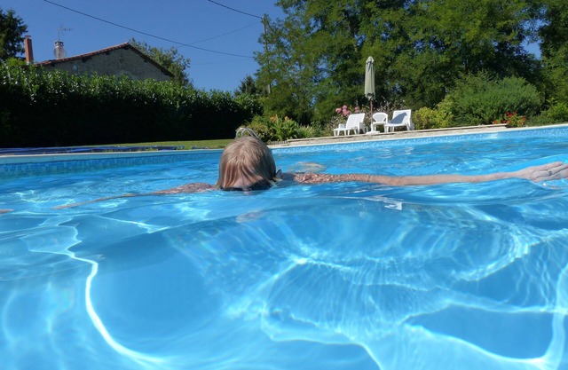 La Chaumière: Private Heated Pool, Spa, Sauna & wood fired Pizza Oven