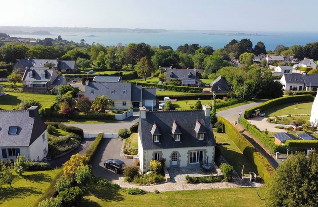 La clé des falaises, located by the sea, discover the cliffs of Brittany
