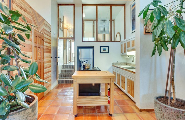 'La Colina' Condo w/Unobstructed Sunset Views!