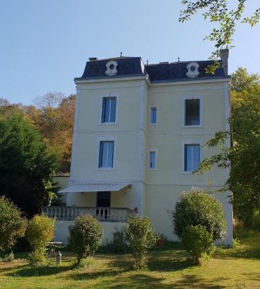 LA Combe