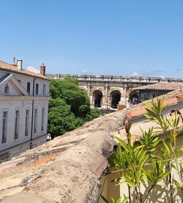 La Dolce Vita Nîmoise Terrasse 100 m des Arènes