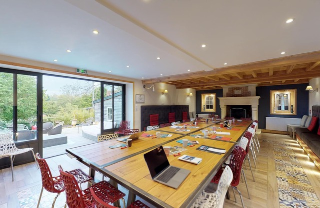 La Duckfly, 8 bedrooms, 7 bathrooms, SPA, SAUNA, billiards, garden, 15 min sea