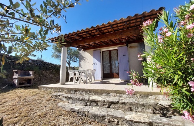La Fontinelle holiday village in Bessas