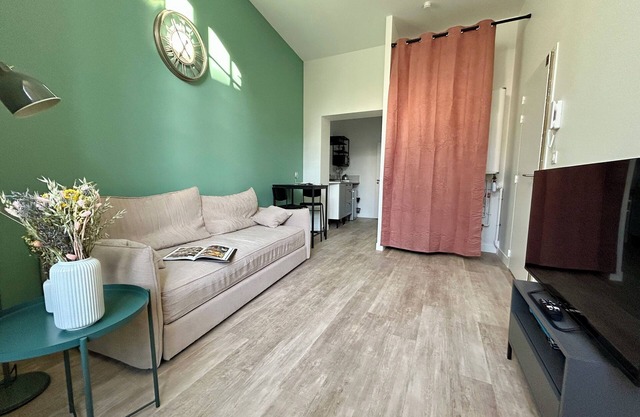 La Forge bright renovated studio, Beaufort-en-Anjou