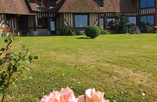 La Girelle - Prestige beachfront villa with private beach access