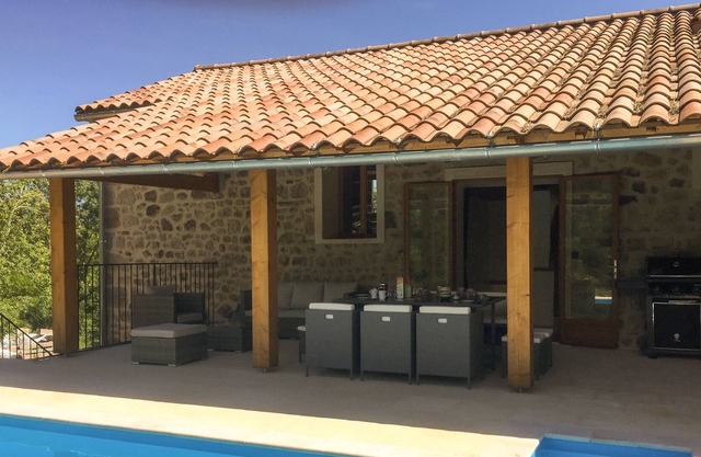 La Grange des Tilleuls - Large converted barn with pool - Sleeps 8