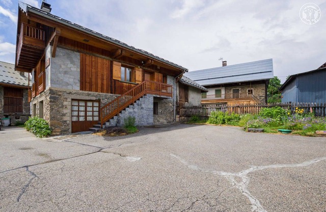 LA Grange Villard - Albiez Montrond