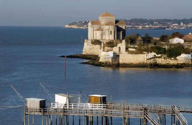 La maison d'Augusta, 4*, private heated pool, 4 bedrooms, 2 bathrooms, near the sea