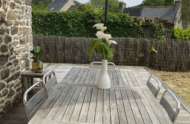 La Maison d'Aurélie, country house sleeps 8, near Dinan and St Malo.